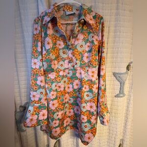 🌸 Retro Floral Button-Up Blouse – Statement Piece 🌸
